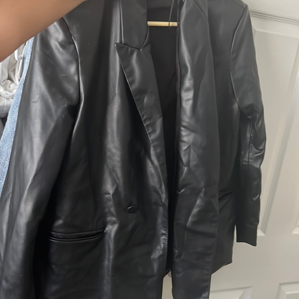 Zara leather blazer in great condition - hardly worn